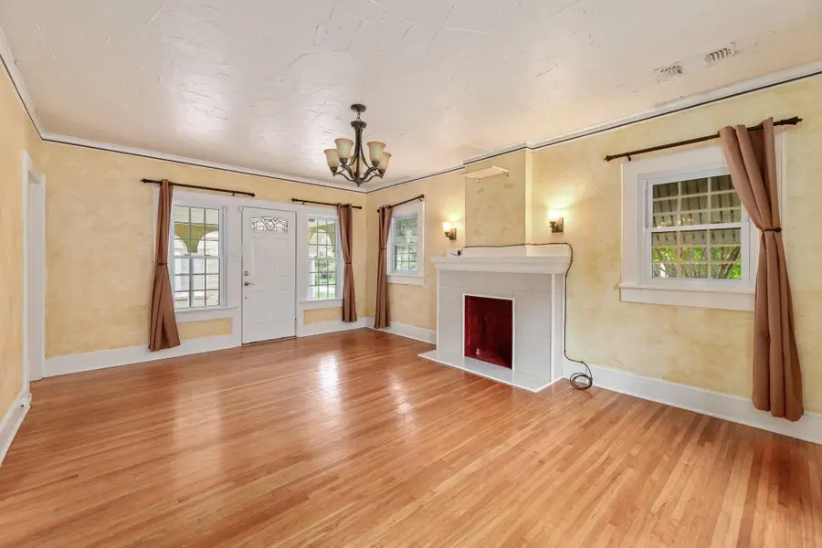 3409 Rogers Avenue, Fort Worth, TX 76109 - #2