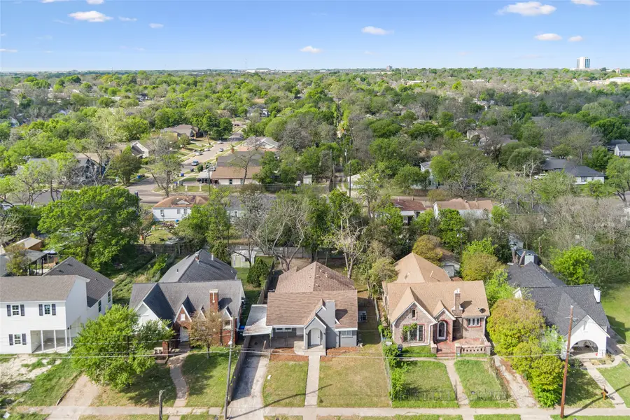 1624 N 17th Street, Waco, TX 76707 - #2