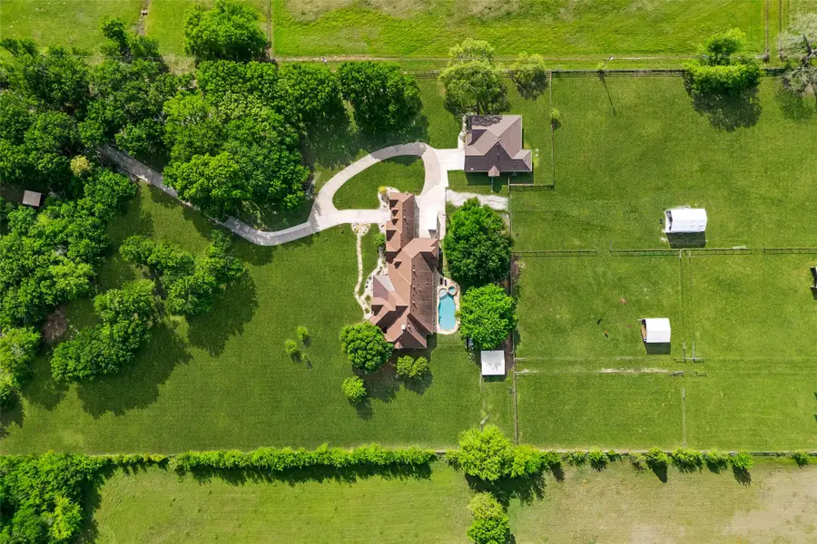 8800 Fishtrap Road, Aubrey, TX 76227 - #2