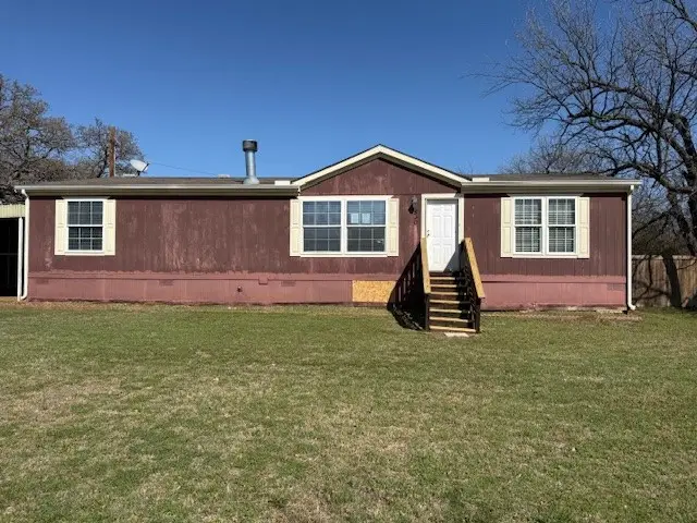 510 W Maple Street, Nocona, TX 76255 - #1