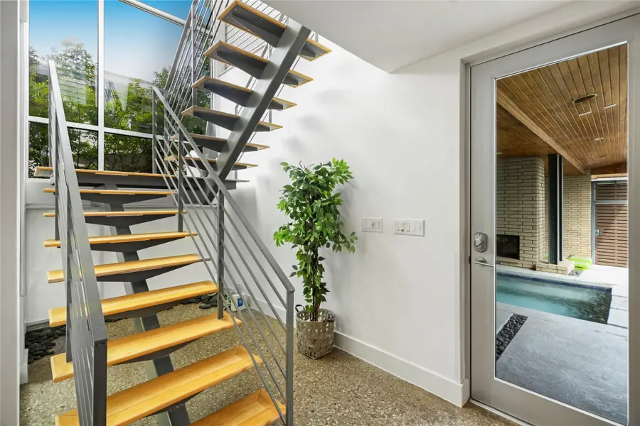 802 N Oak Cliff Boulevard, Dallas, TX 75208 - #3