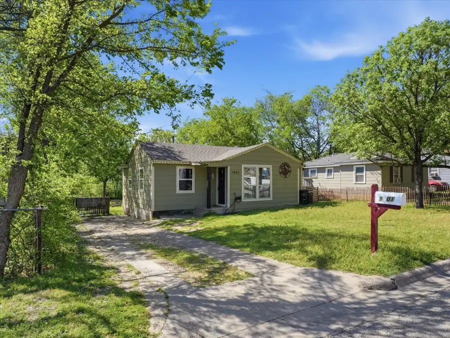 1801 Lawther Drive, River Oaks, TX 76114 - #2