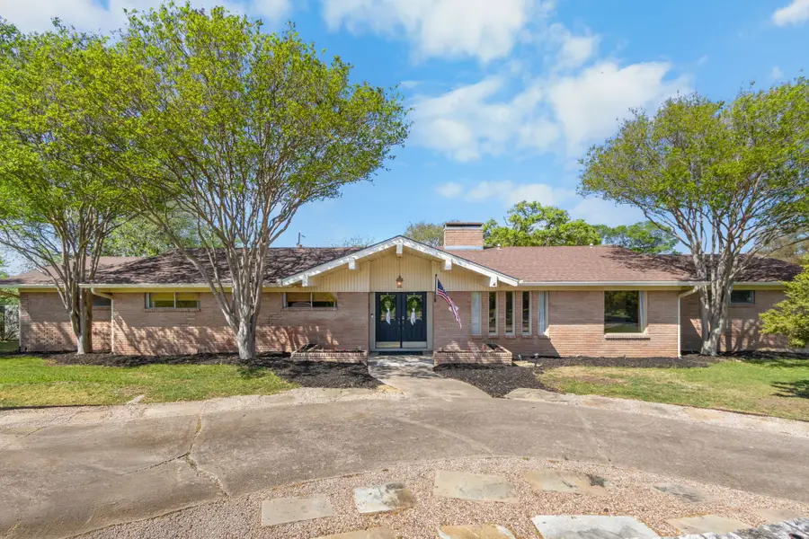 1016 Hummingbird Lane, Woodway, TX 76712 - #2