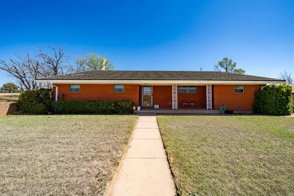 412 N Orange Street, Roby, TX 79543