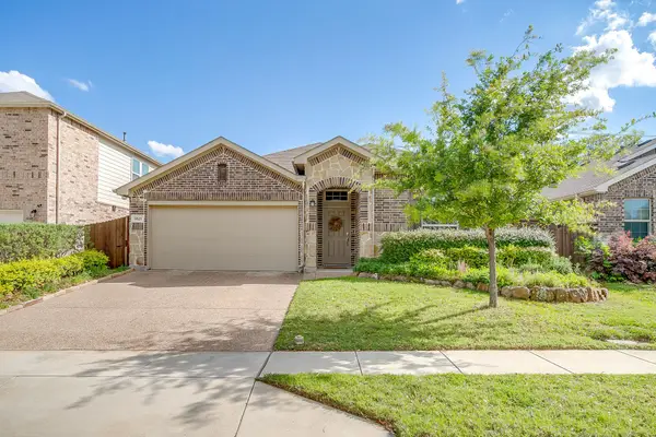8621 Glenburne Drive, Fort Worth, TX 76131