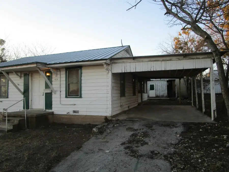 404 E 4th Street, Brady, TX 76825 - #3