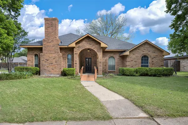 3805 Thornhill Way, Rowlett, TX 75088