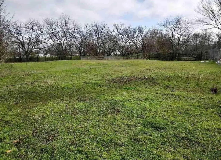 319 E Miller Street, Burleson, TX 76028 - #3