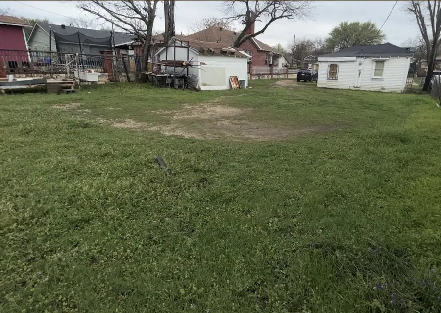 215 W Grover C Washington Avenue, Dallas, TX 75224 - #3