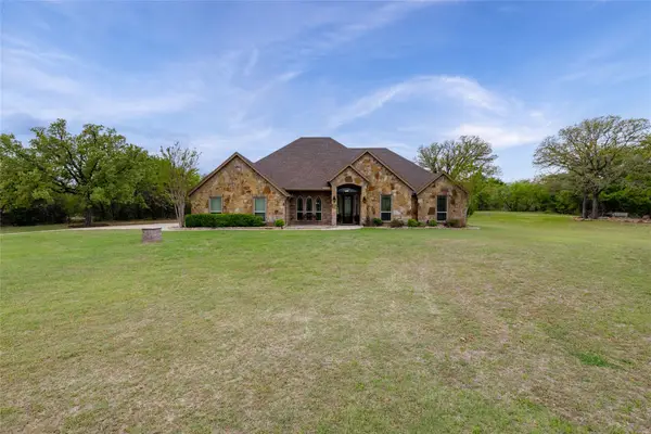 208 Ellis Creek Drive, Weatherford, TX 76085