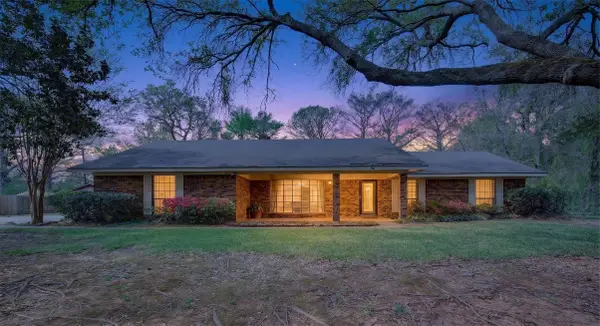 220 Walnut Lane, Bossier City, LA 71111