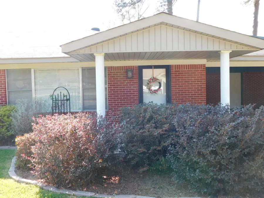 201 NE 8th Street, Springhill, LA 71075 - #2