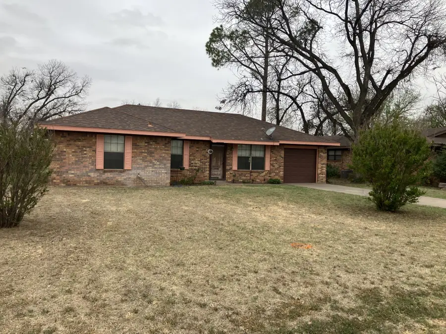 604 S Cedar Street, Seymour, TX 76380 - #2