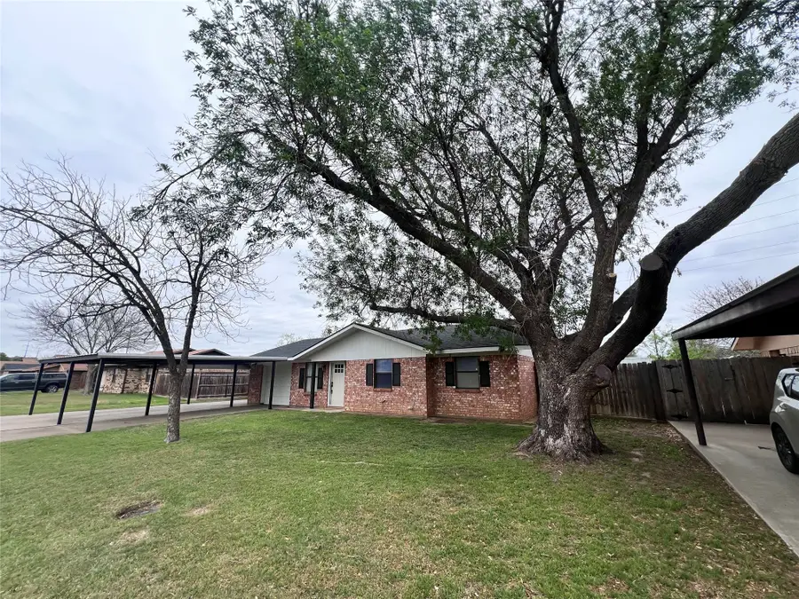 113 Candlestick Drive, Graham, TX 76450 - #2