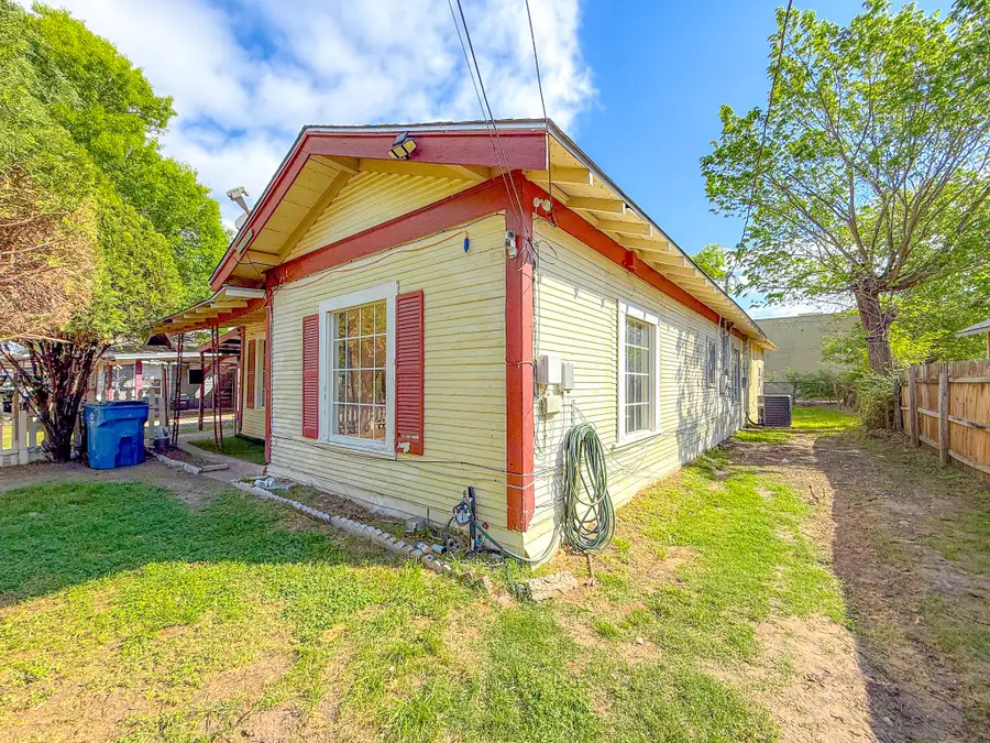 401 S 30th Street, Corsicana, TX 75110 - #2