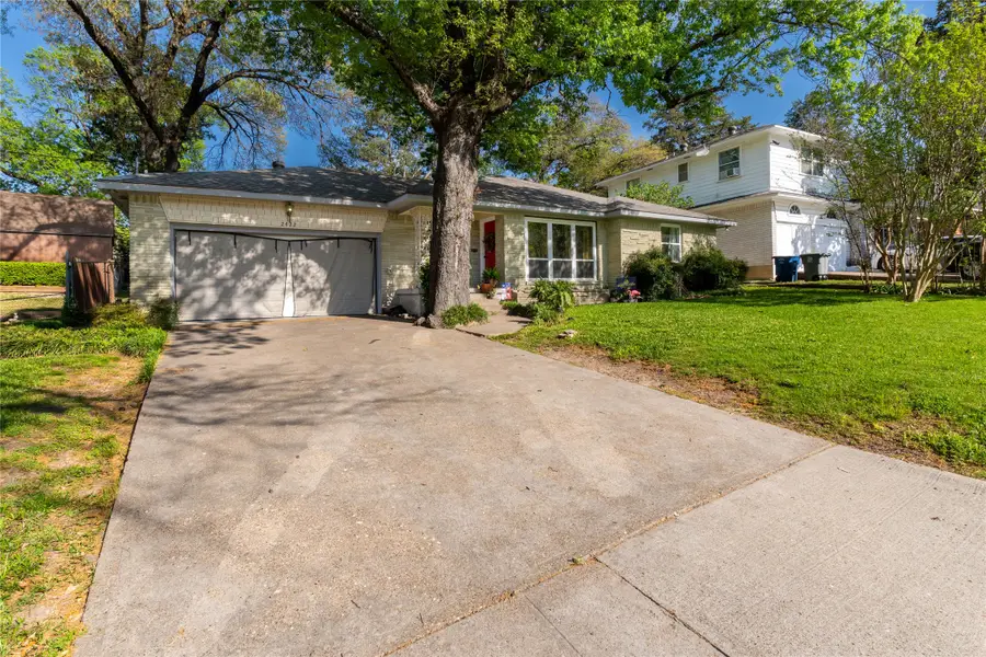 2422 Santa Cruz Drive, Dallas, TX 75227 - #2