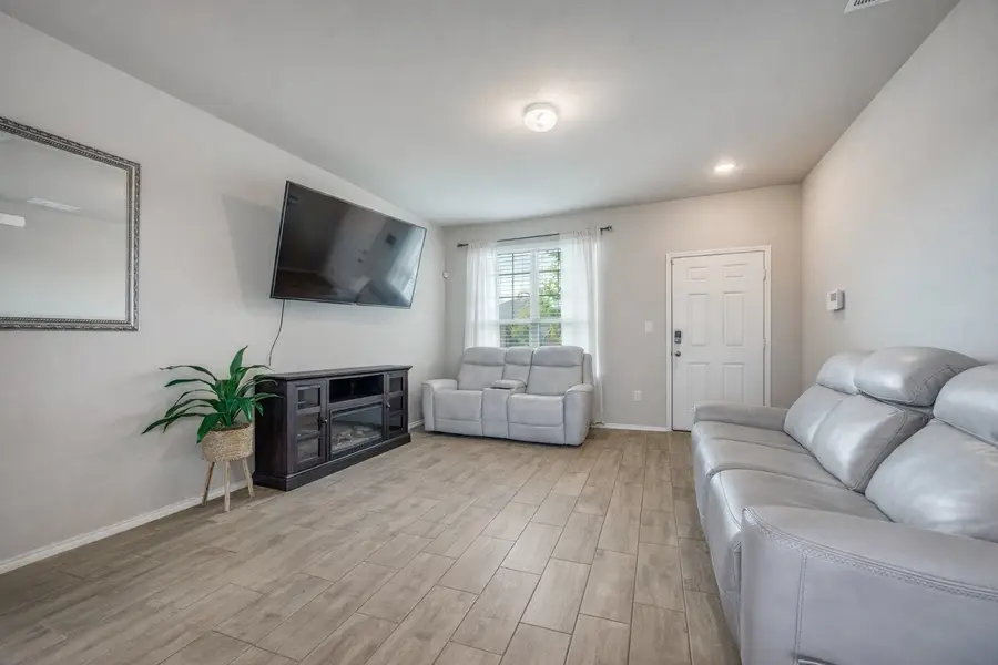 926 Hurstwood Drive, Van Alstyne, TX 75495 - #3