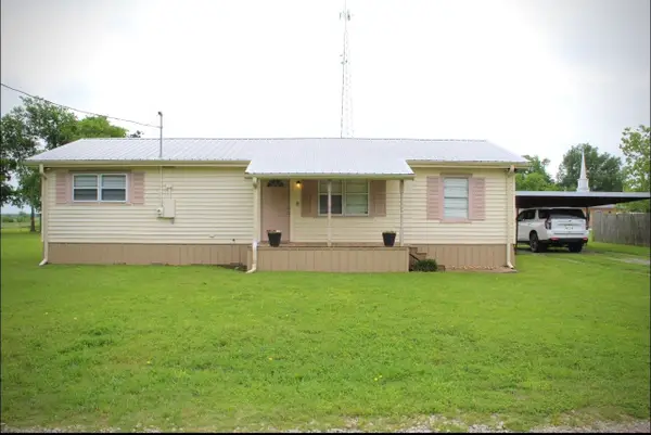 100 Hickory Street, Lone Oak, TX 75453