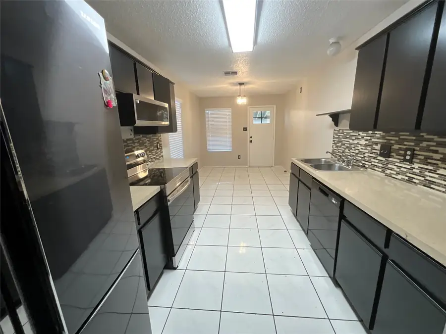 806 Langford Drive, Arlington, TX 76018 - #3