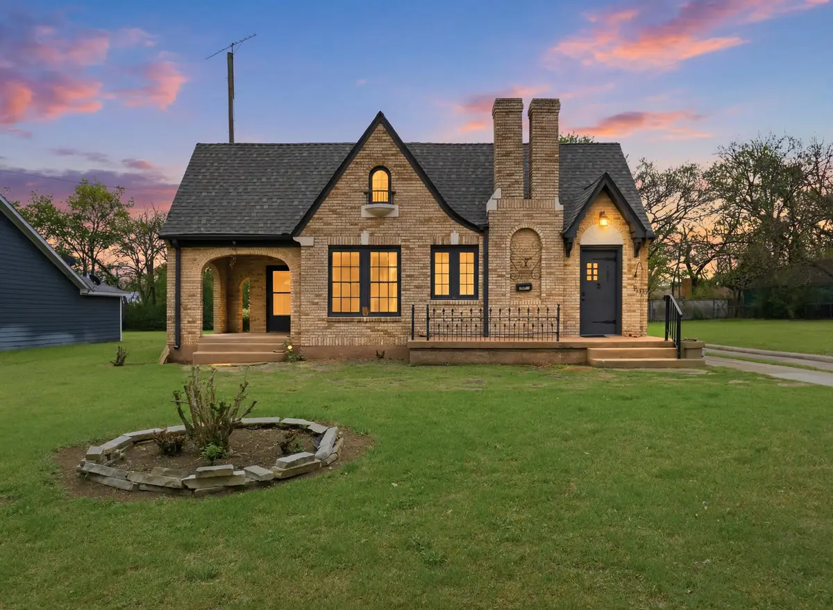 1004 E Franklin Street, Hillsboro, TX 76645 - #1