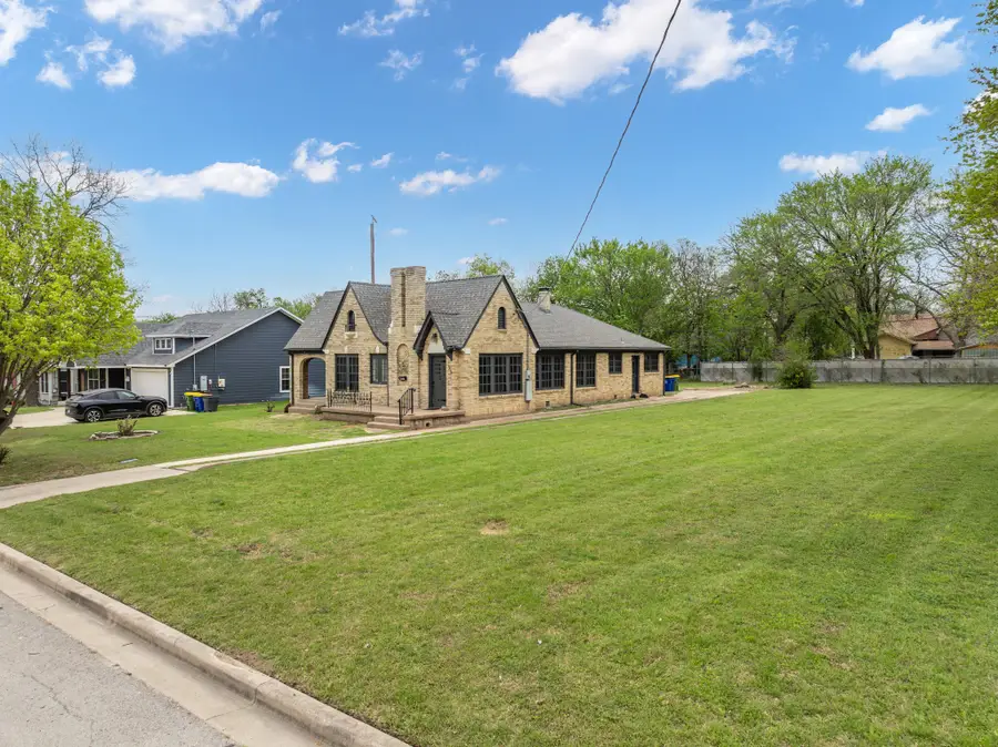 1004 E Franklin Street, Hillsboro, TX 76645 - #3