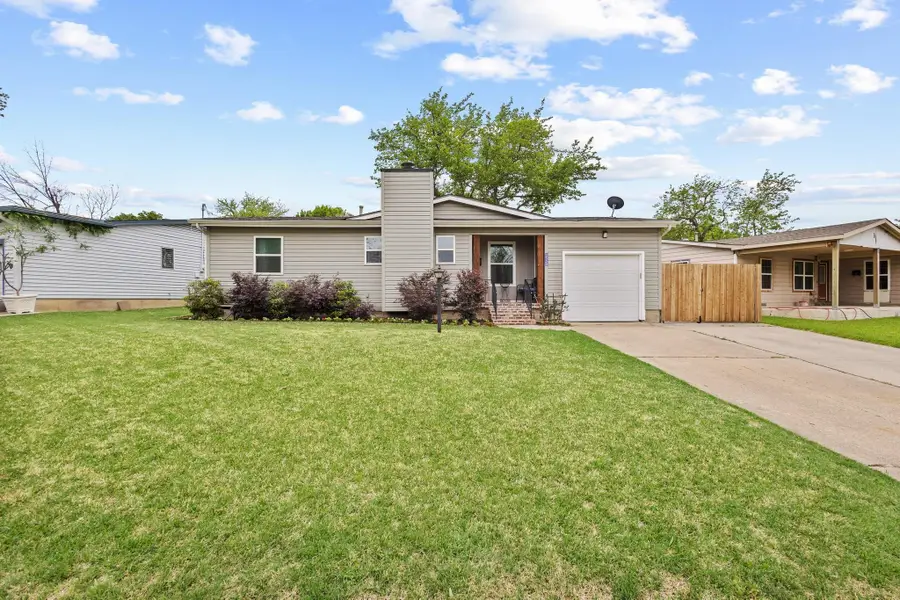 2550 Brandywine Drive, Farmers Branch, TX 75234 - #3