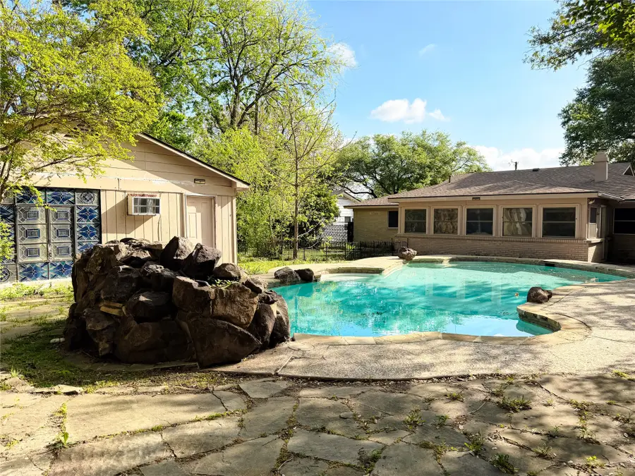 1118 Bryant Street, Benbrook, TX 76126 - #2