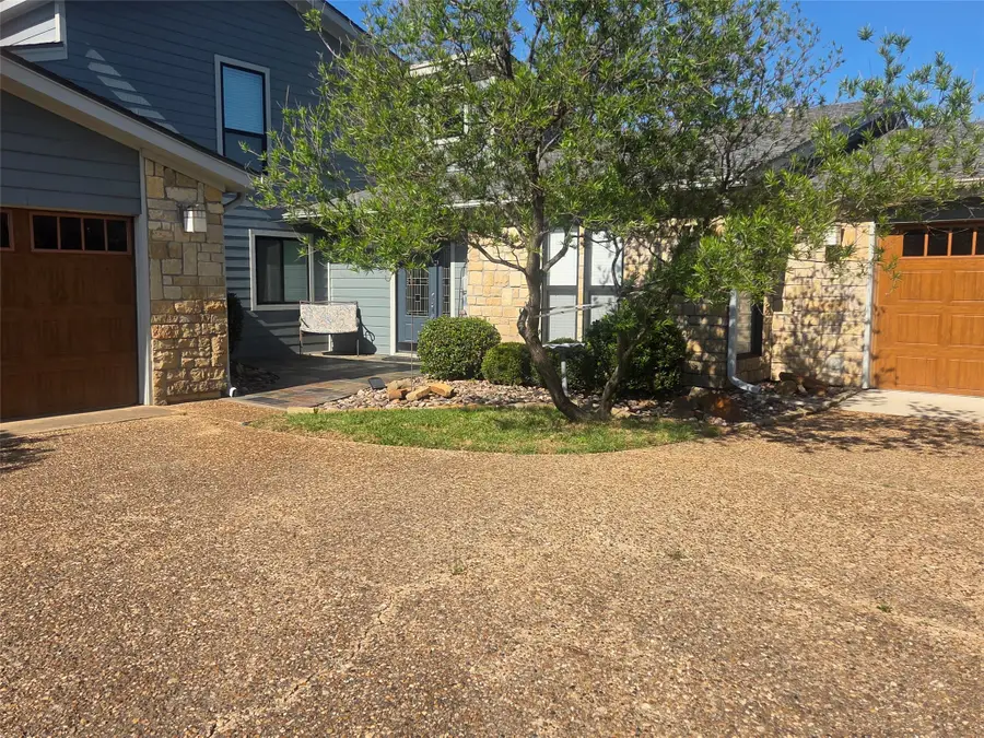 568 Harbor Circle, Azle, TX 76020 - #3