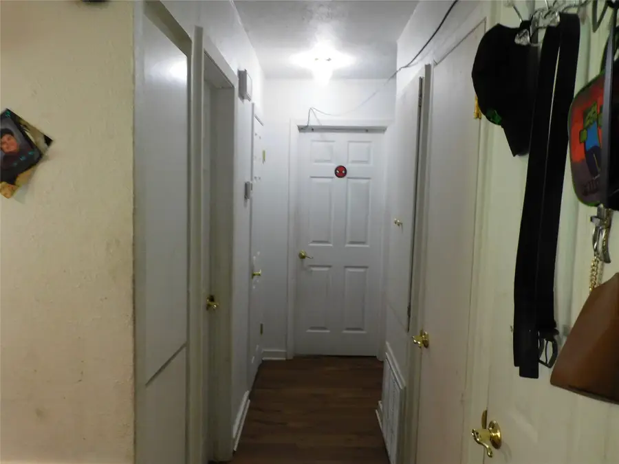 409 W Vista Drive, Garland, TX 75041 - #2