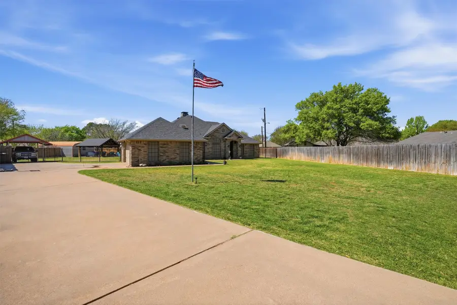 3802 Buena Vista Circle, Granbury, TX 76049 - #2