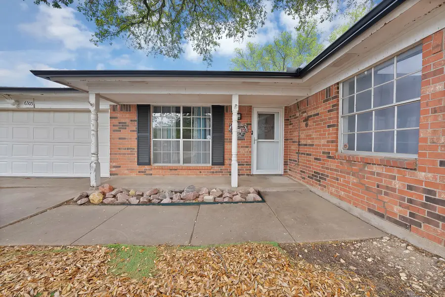 6305 Arthur Drive, Edgecliff Village, TX 76134 - #3