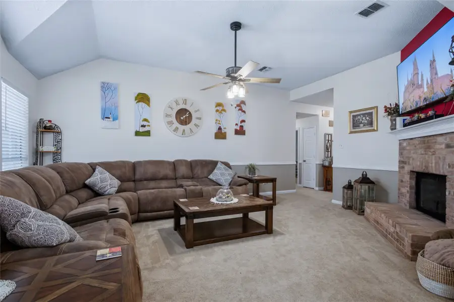 4511 Queenswood Drive, Grand Prairie, TX 75052 - #2