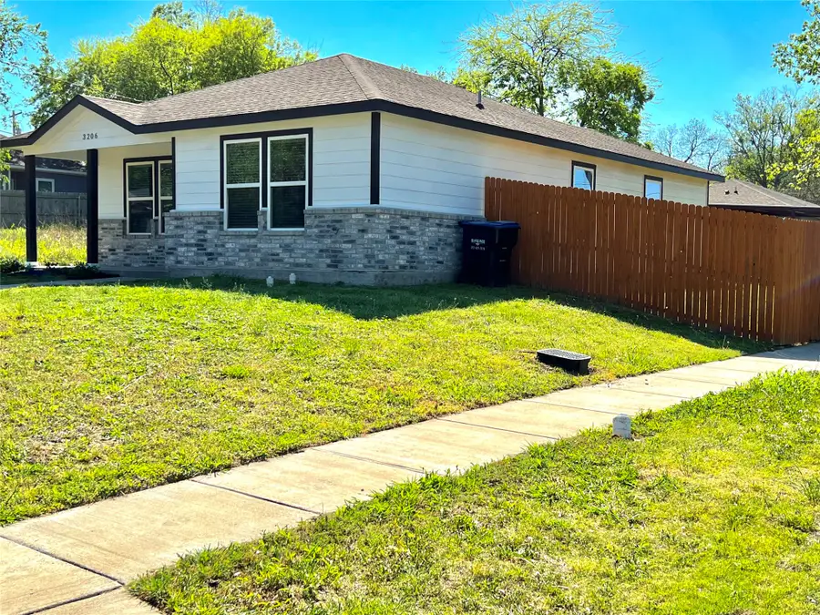 3206 Roberts Street, Greenville, TX 75401 - #3