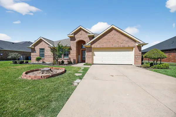 1006 Diane Street, Aubrey, TX 76227