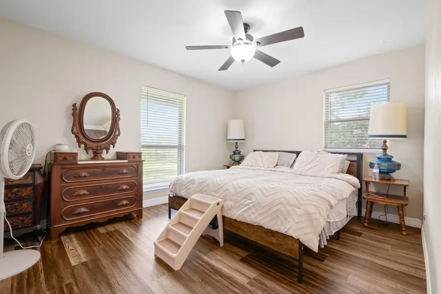 2200 SE 26th Avenue, Mineral Wells, TX 76067 - #2