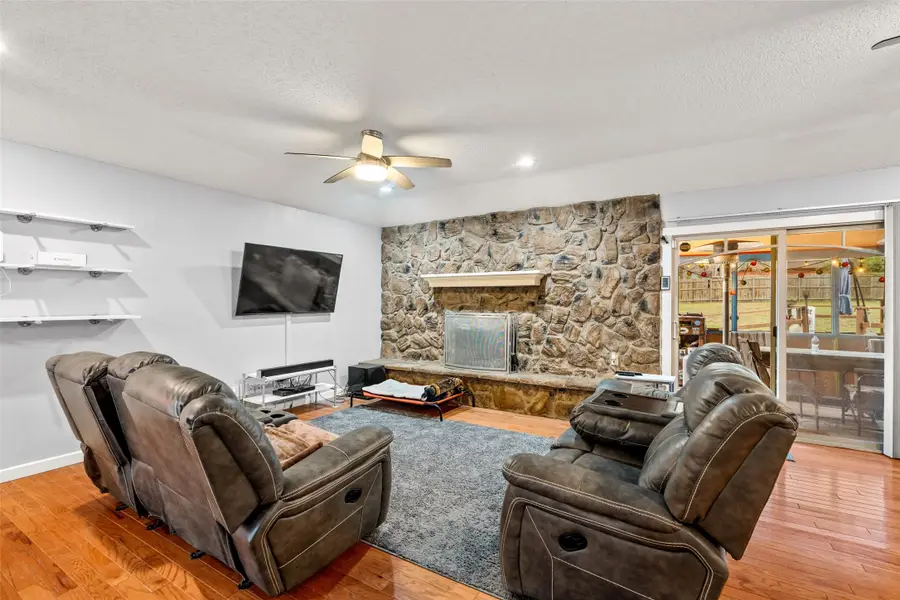 701 Wood Lane, Azle, TX 76020 - #3