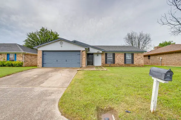 2733 Southpark Lane, Fort Worth, TX 76133