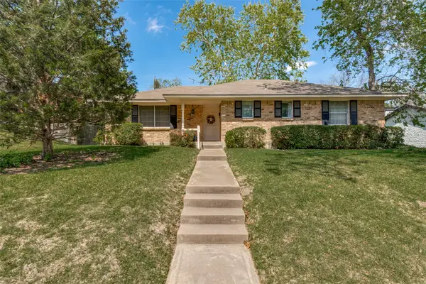 9935 Knoll Krest Drive, Dallas, TX 75238