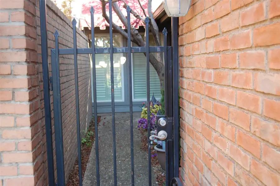 708 Carriage Way, Duncanville, TX 75137 - #2