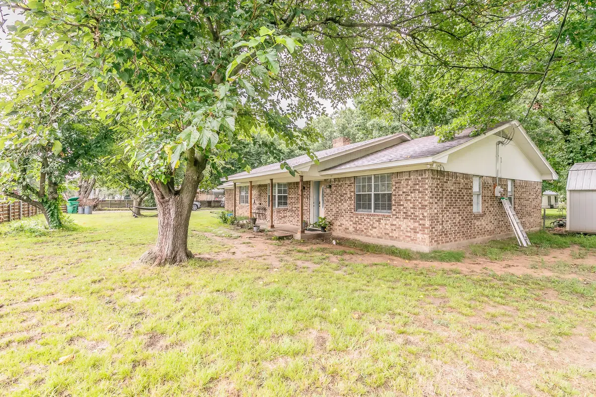 904 Sherman Street, Tioga, TX 76271 - #1