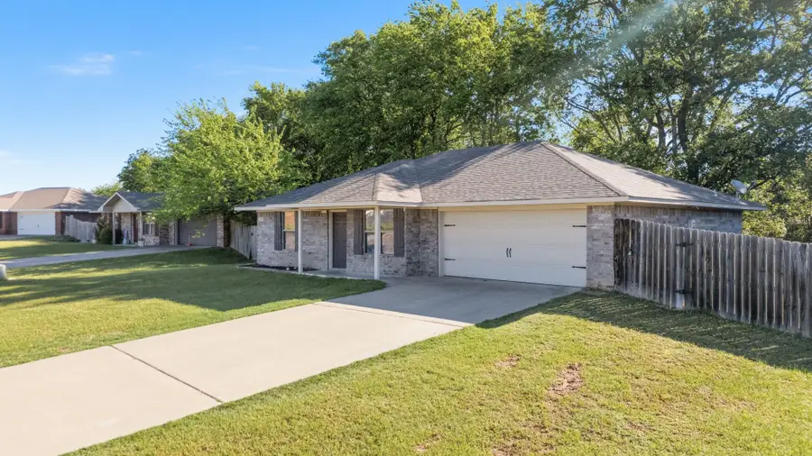 208 Shelley, Lindale, TX 75771 - #3