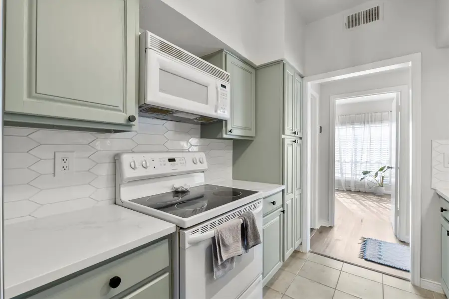 3550 Country Square Drive #111, Carrollton, TX 75006 - #2