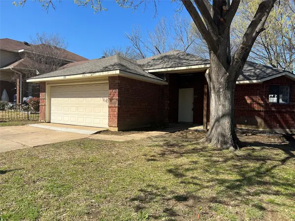819 Lovingham Drive, Arlington, TX 76017
