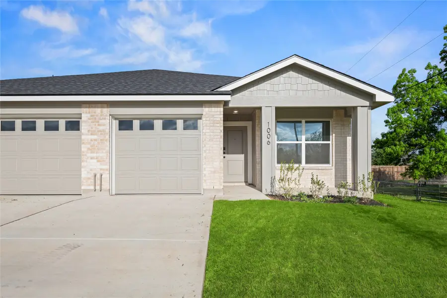 1006 College Avenue, Troy, TX 76579 - #2