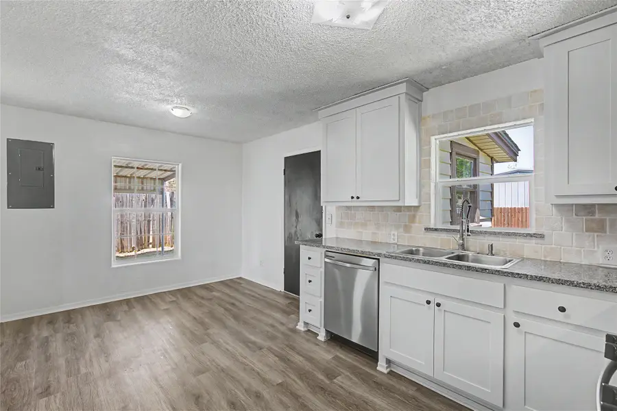 316 W 4th Terrace, Springtown, TX 76082 - #2