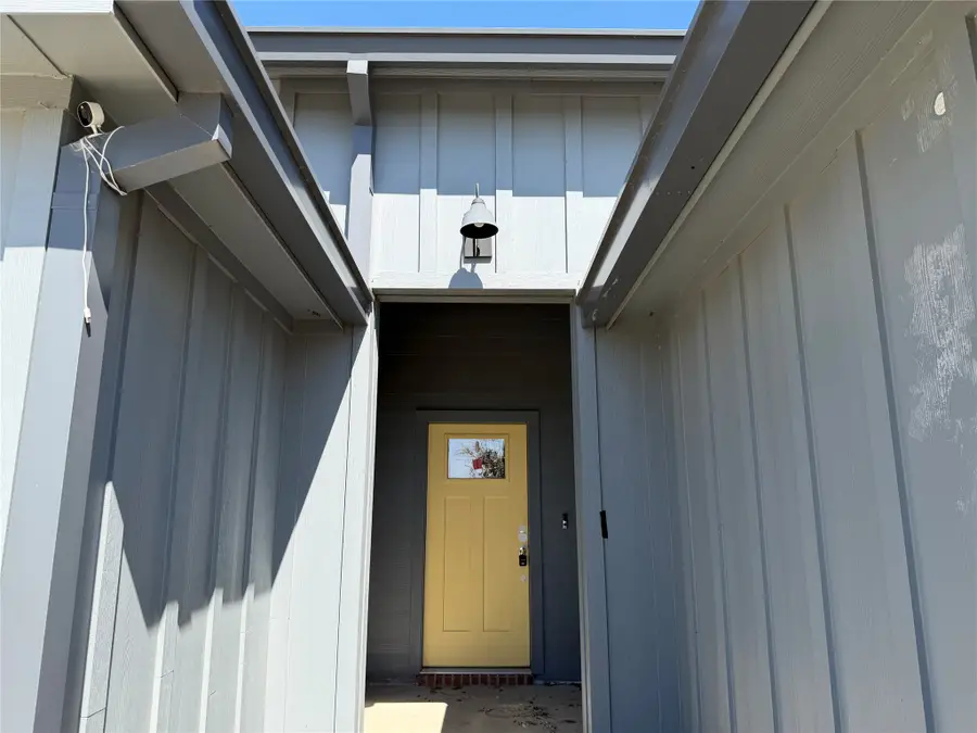 820 Lakeview Drive, Alvarado, TX 76009 - #2