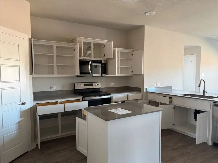 820 Lakeview Drive, Alvarado, TX 76009 - #3