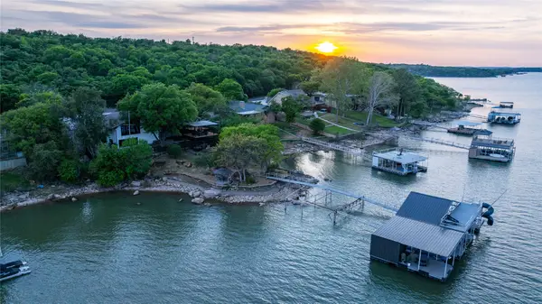 440 Lakeside Drive, Brownwood, TX 76801