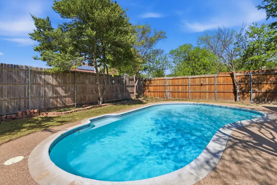 1140 W Hills Terrace, Saginaw, TX 76179 - #2