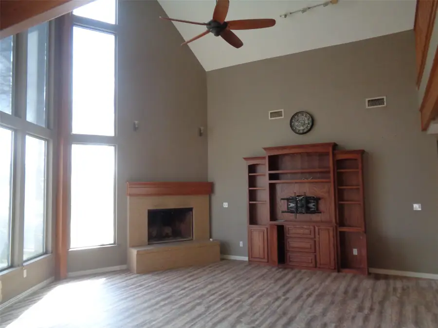 110 Pawnee Trail, Gainesville, TX 76240 - #3